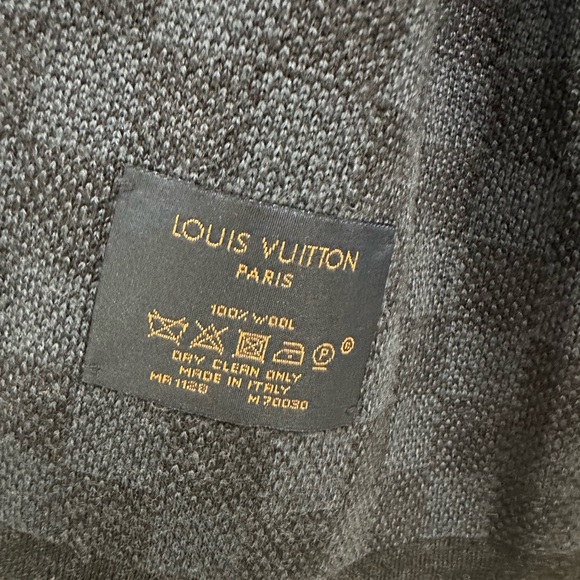 Louis Vuitton Damier Cobalt Wool Scarf (Men’s) - Preloved - Picture 5 of 9
